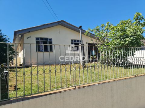 Casa Com 3 Quartos, Sendo 1 Suíte, No Neves