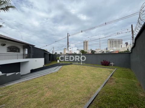 Casa Com 5 Quartos, Sendo 3 Suítes, No Jardim Carvalho