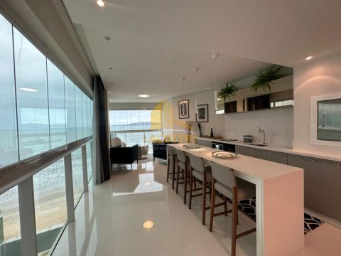 Apartamento Frente Mar, Com 04 Suítes, Centro, Itapema-sc
