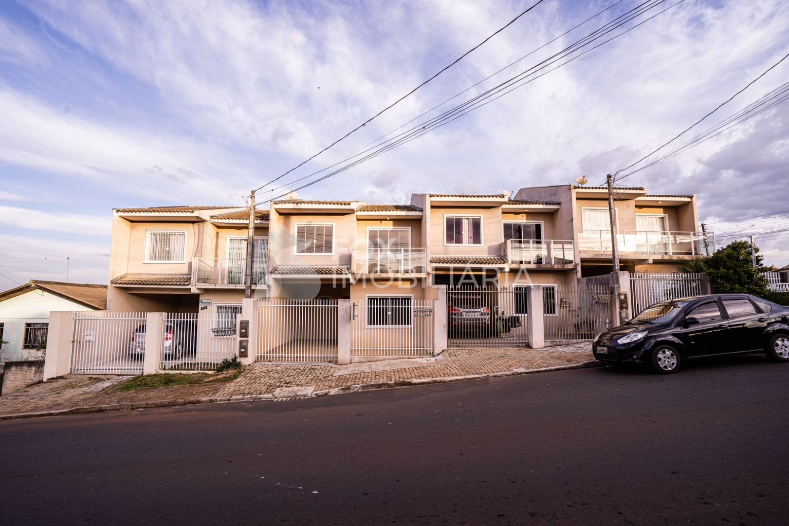 Sobrado à Venda No Bairro De Oficinas