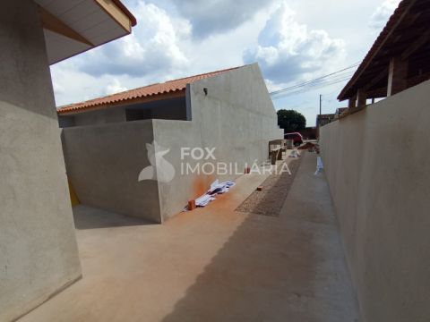 Casas à Venda No Bairro Lagoa Dourada - Neves