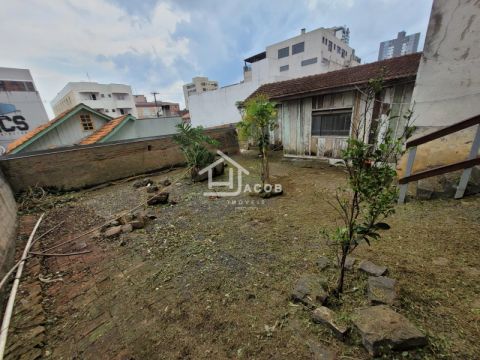 Terreno A Venda Com ótima Localização