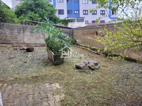 Terreno A Venda Com ótima Localização