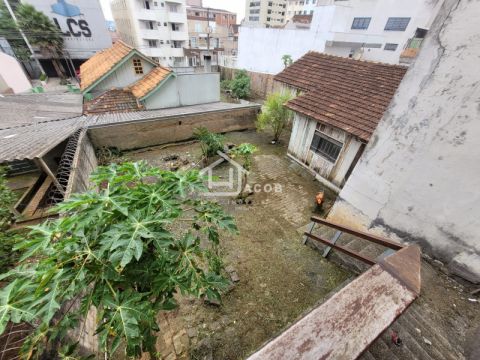 <strong>TERRENO A VENDA COM ÓTIMA LOCALIZAÇÃO</strong>