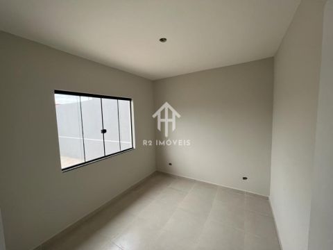 Casa Com 2 Dormitórios E ótimo Acabamento