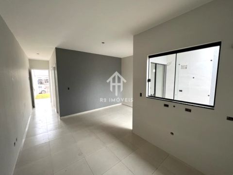 Casa Com 2 Dormitórios E ótimo Acabamento