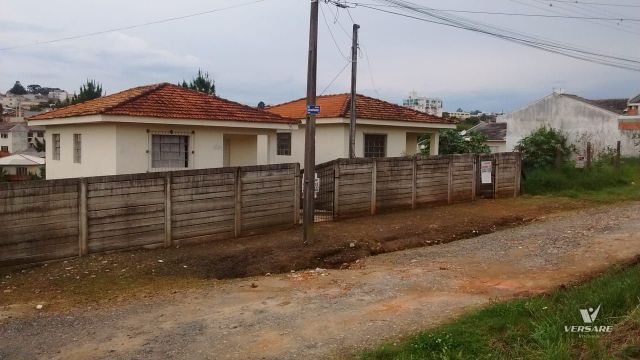 Casa à Venda Em órfãs