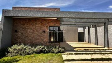 Foto Imóvel - Casa Médio Padrão - Le Parc