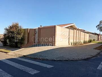 Foto Imóvel - Residência Com Piscina - Bairro Contorno