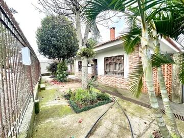 Foto Imóvel - Residência Semimobiliada Com Amplo Terreno - Uvaranas