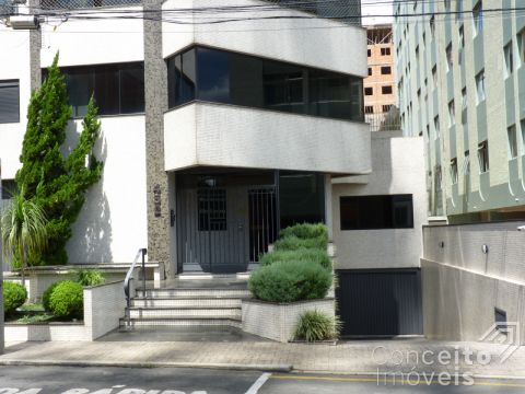 <strong>Edifício De Leon - Centro - Apartamento Semi Mobiliado</strong>