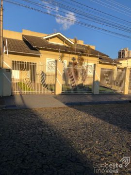 Linda Residência Com Piscina No Bairro Orfãs