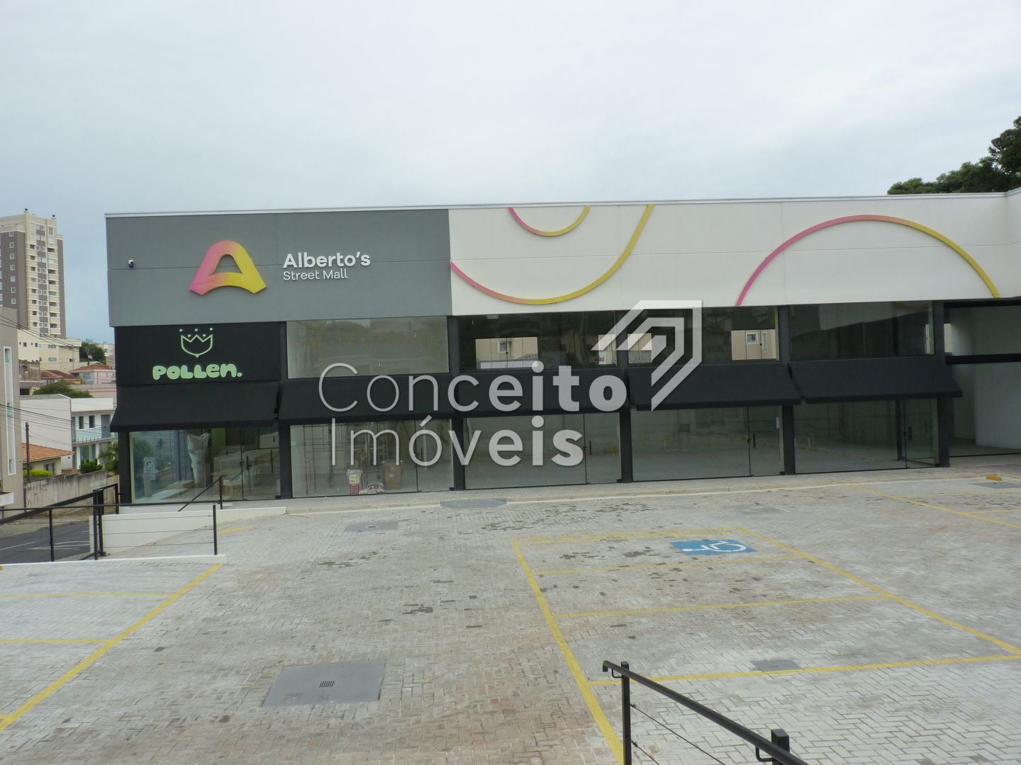 Alberto\'s Street Mall - Centro - Sala Comercial 01