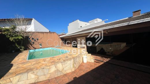Residência Com Piscina - Estrela