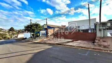 Foto Imóvel - Residência Com Amplo Terreno - Oficinas