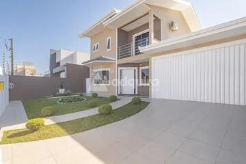 Foto Imóvel - Sobrado Alto Padrao Com 180 M2 ,   Com Amplo  Terreno No Jardim Carvalho