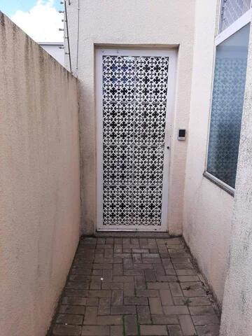 Foto Imóvel - Apartamento Térreo à Venda, Contendo 2 Quartos, Sala, Cozinh