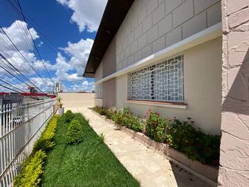 Foto Imóvel - Casa Comercial à Venda 3 Quartos, 1 Suite, 2 Vagas, 545m², C