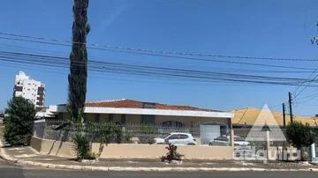 Foto Imóvel - Casa à Venda 3 Quartos, 1 Suite, 1 Vaga, 200m², Orfãs