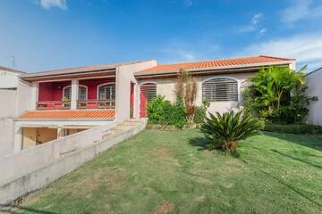 Foto Imóvel - Casa Com Piscina E Amplo Terreno à Venda, 495m² De Terreno E  257,22m² De área C