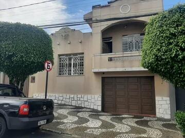Foto Imóvel - Casa à Venda 4 Quartos, 3 Banheiros, 4 Vagas De Garagem- Centro, Ponta Grossa