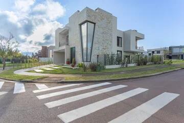 Foto Imóvel - Casa à Venda E Locação Jardim Carvalho - Ponta Grossa, Pr