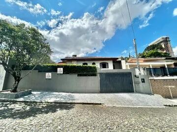 Foto Imóvel - Casa à Venda  No Centro Cívico, Com Muito Potencial Comercia