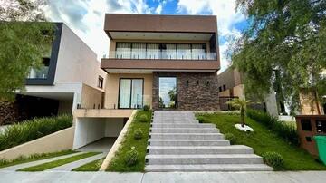 Foto Imóvel - Casa à Venda 3 Quartos, 3 Suites, 2 Vagas, 300m², Jardim Car