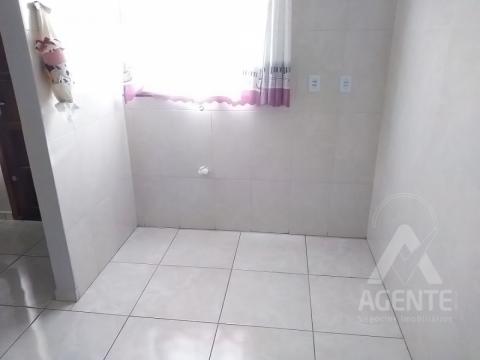 Casa à Venda No Contorno ? 2 Dormitórios | ótima Locali